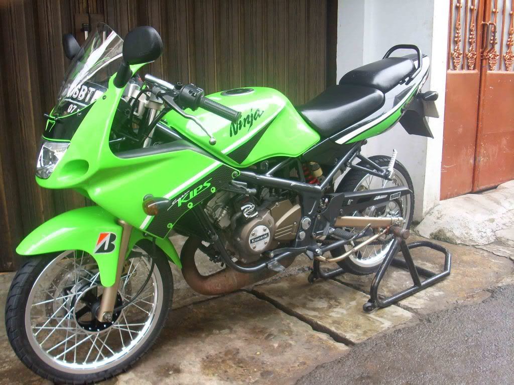 modifikasi ninja rr velg jari-jari hijau