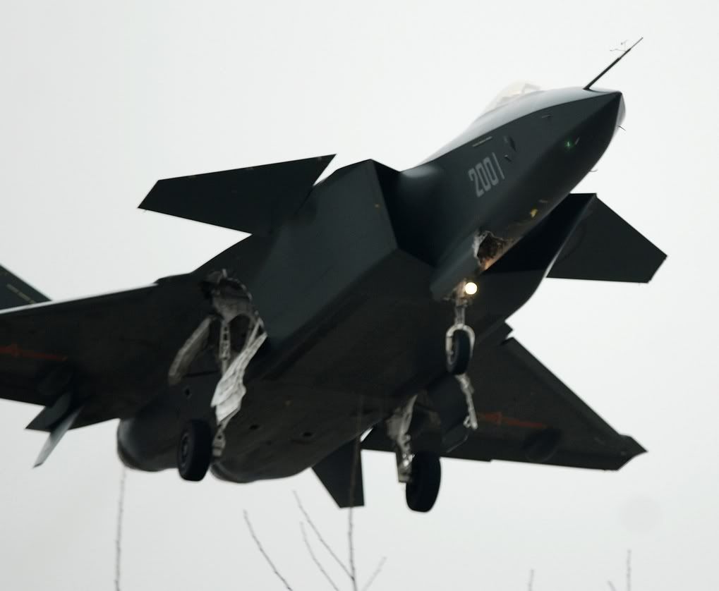 http://i988.photobucket.com/albums/af8/My-Military-Photos/PRC/Air/J-20/J20-5m1.jpg