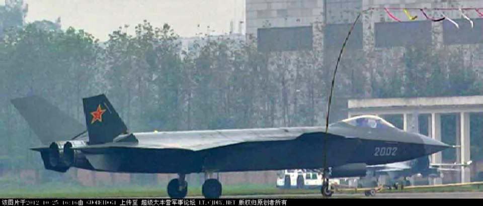 http://i988.photobucket.com/albums/af8/My-Military-Photos/PRC/Air/J-20/J20_34.jpg