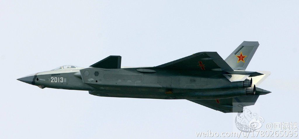 http://i988.photobucket.com/albums/af8/My-Military-Photos/PRC/Air/J-20/J20_41_1.jpg