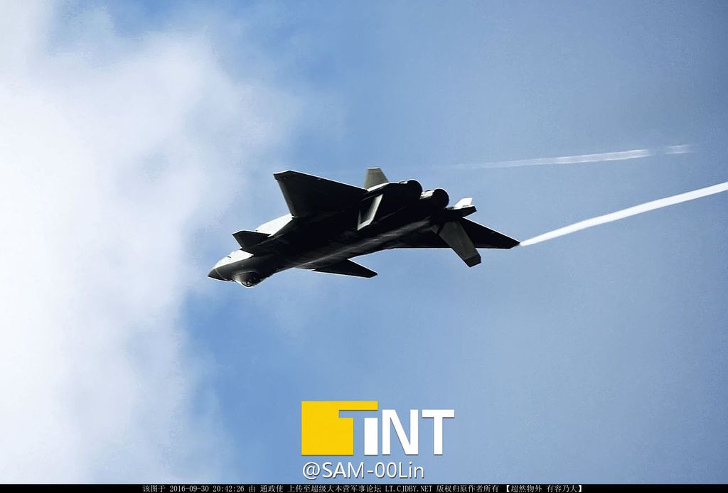 http://i988.photobucket.com/albums/af8/My-Military-Photos/PRC/Air/J-20/J20_84.jpg