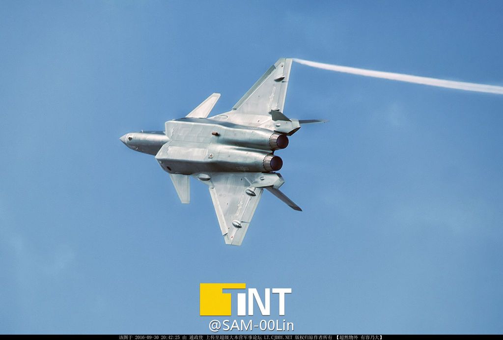 http://i988.photobucket.com/albums/af8/My-Military-Photos/PRC/Air/J-20/J20_85.jpg