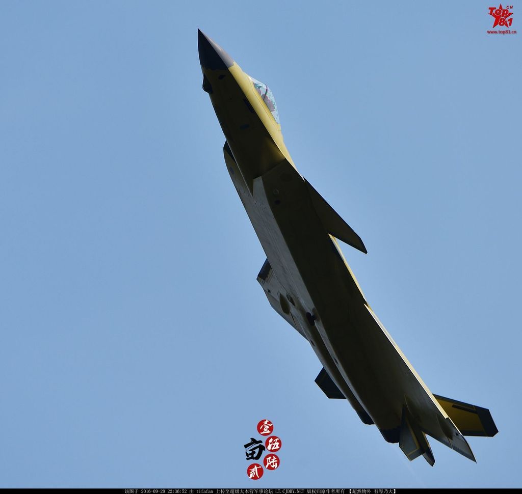 http://i988.photobucket.com/albums/af8/My-Military-Photos/PRC/Air/J-20/J20_93.jpg