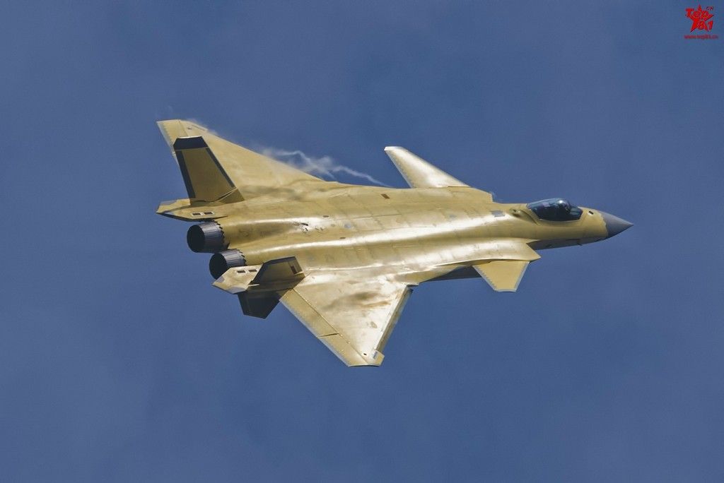 http://i988.photobucket.com/albums/af8/My-Military-Photos/PRC/Air/J-20/J20_96.jpg