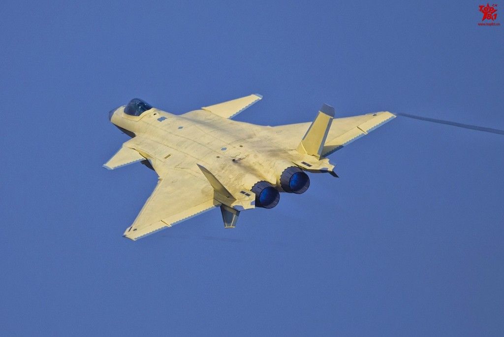 http://i988.photobucket.com/albums/af8/My-Military-Photos/PRC/Air/J-20/J20_98.jpg