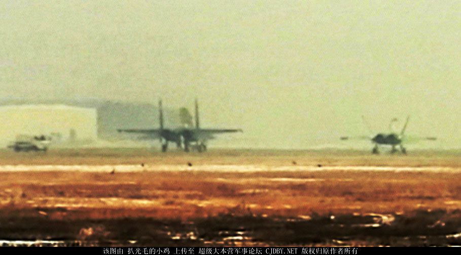 http://i988.photobucket.com/albums/af8/My-Military-Photos/PRC/Air/J-31/FC-31/FC31_1.jpg