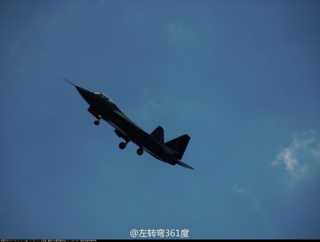 http://i988.photobucket.com/albums/af8/My-Military-Photos/PRC/Air/J-31/J31_28.jpg