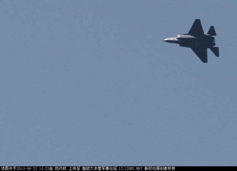 http://i988.photobucket.com/albums/af8/My-Military-Photos/PRC/Air/J-31/J31_29.jpg